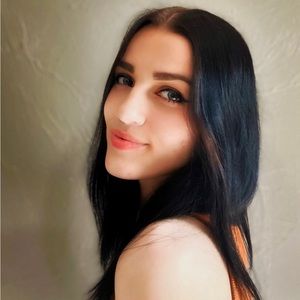 Meet your Posher, Alyssah